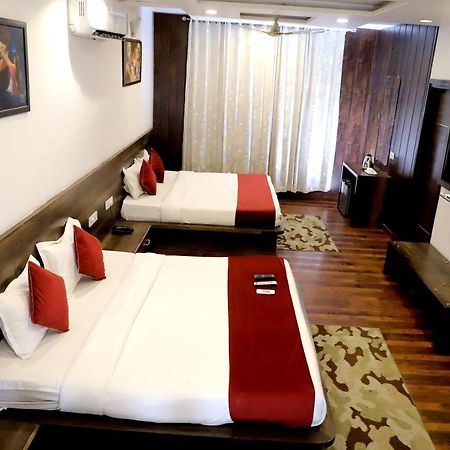 Hotel Hollywood Heights Near Railway Station Amritsar Exterior foto