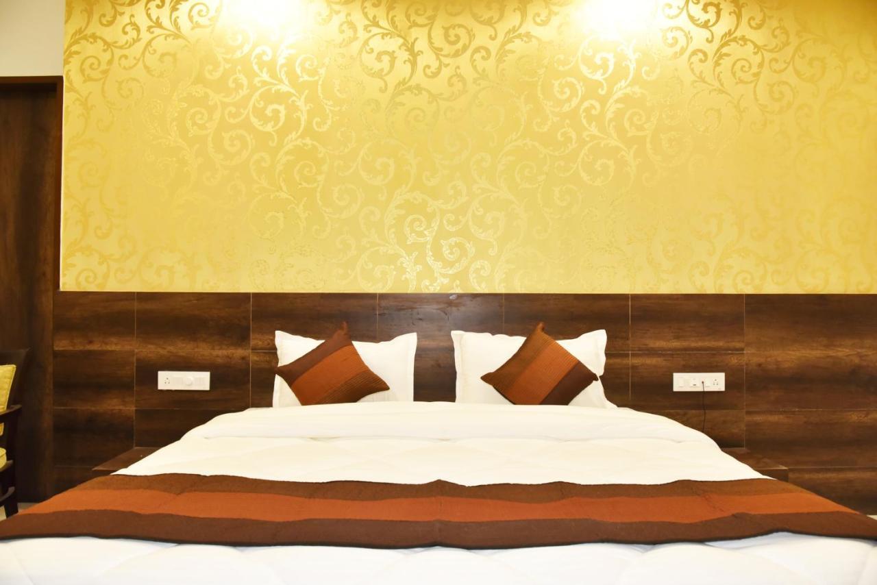 Hotel Hollywood Heights Near Railway Station Amritsar Exterior foto