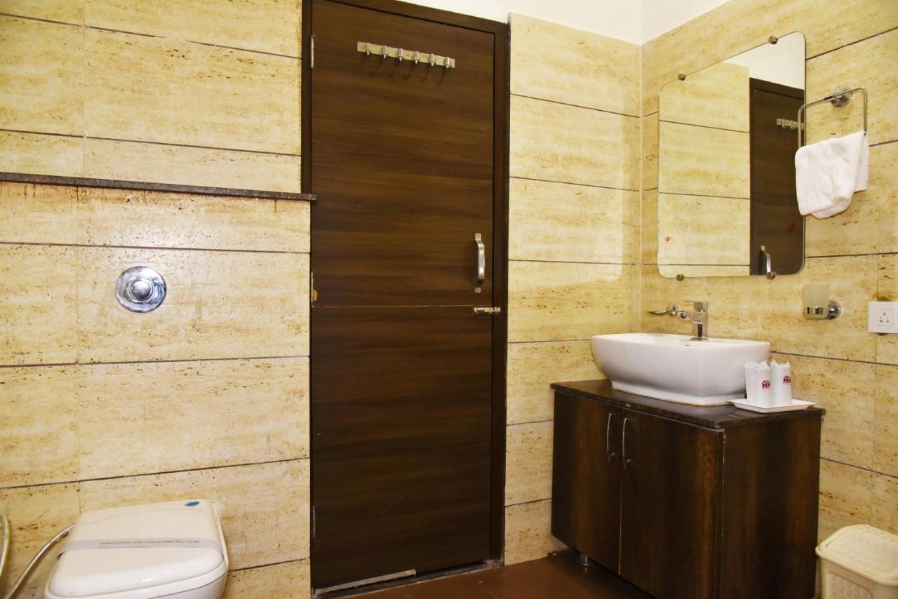 Hotel Hollywood Heights Near Railway Station Amritsar Exterior foto